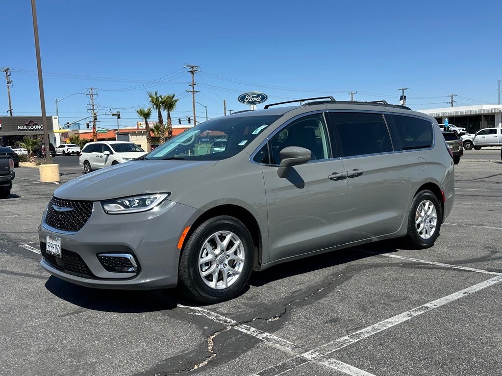 Used 2022 Chrysler Pacifica Touring L Minivan/Van