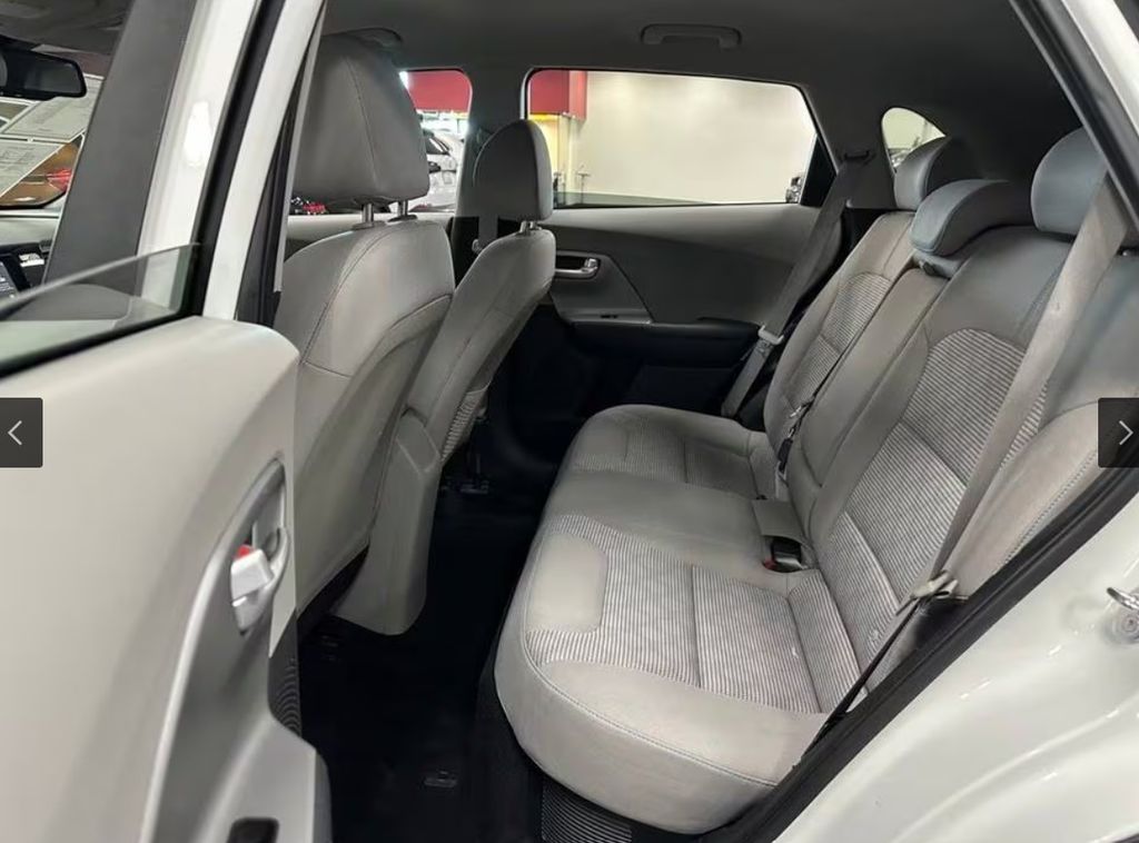 2018 Kia Niro LX - Photo 16