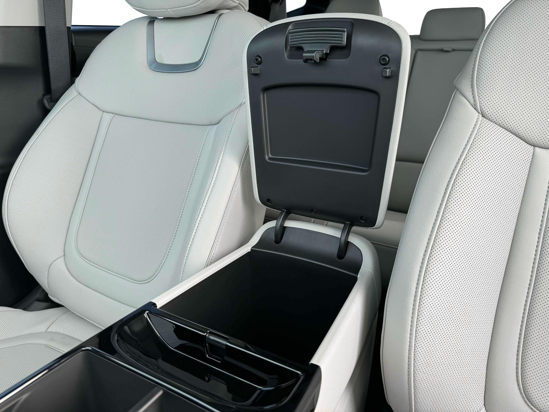 2025 Hyundai Tucson Limited - Photo 18