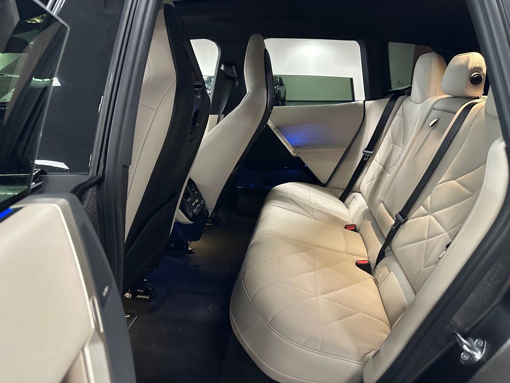 2023 BMW iX Base - Photo 27