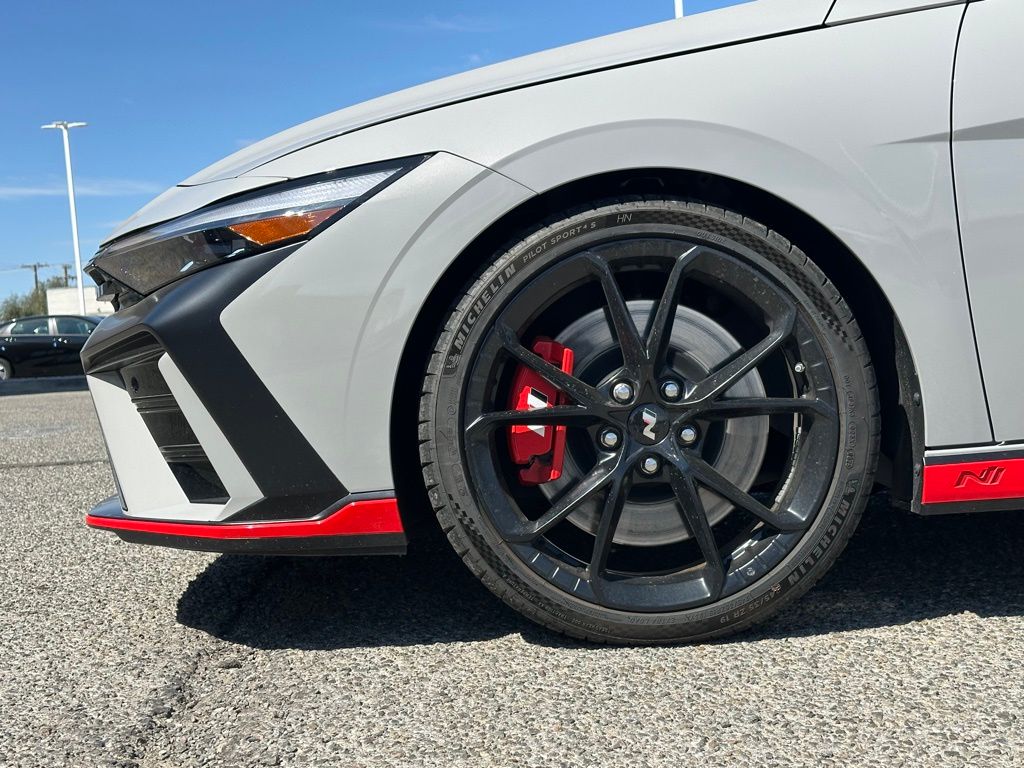 2025 Hyundai Elantra N - Photo 11