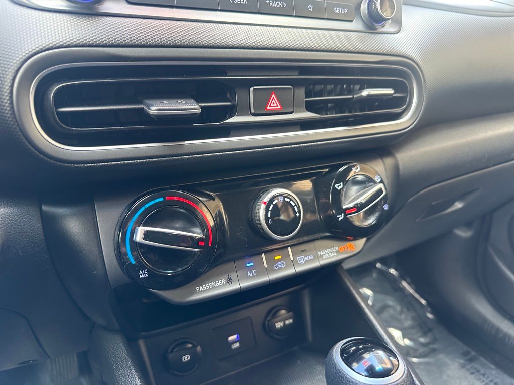 2022 Hyundai Kona SEL - Photo 20