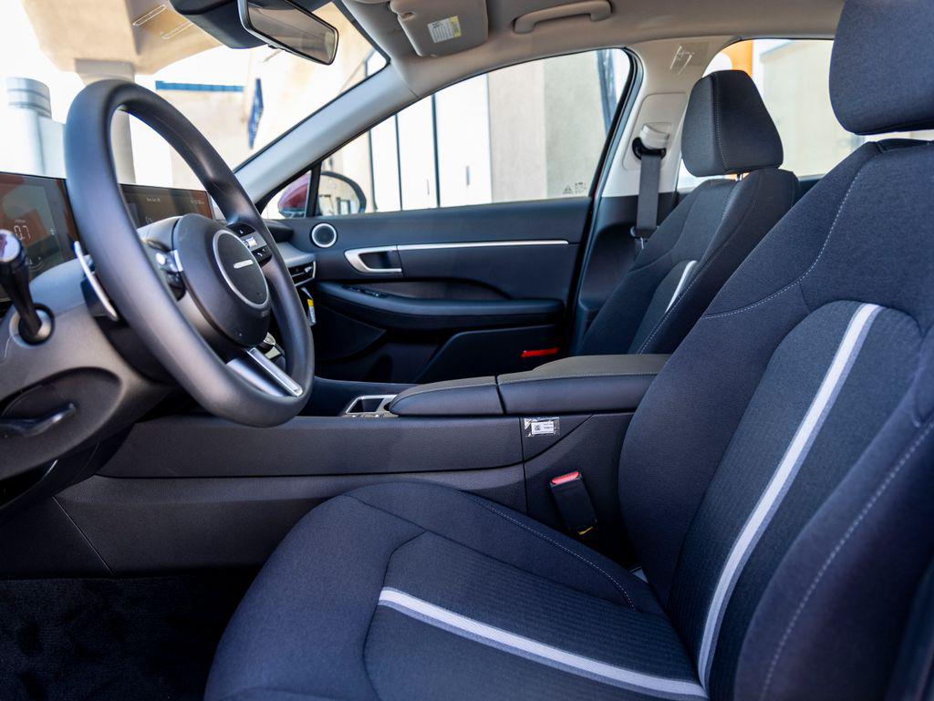 2025 Hyundai Sonata SEL - Photo 13