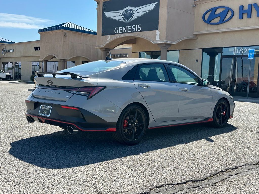 2025 Hyundai Elantra N - Photo 6