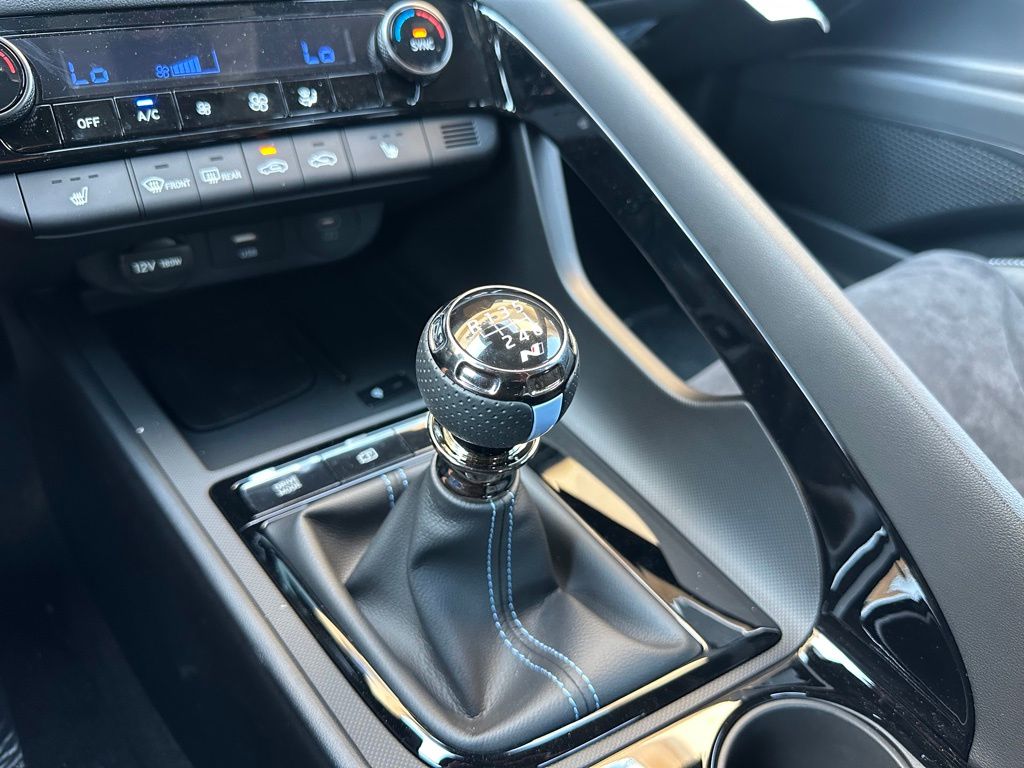 2025 Hyundai Elantra N - Photo 20