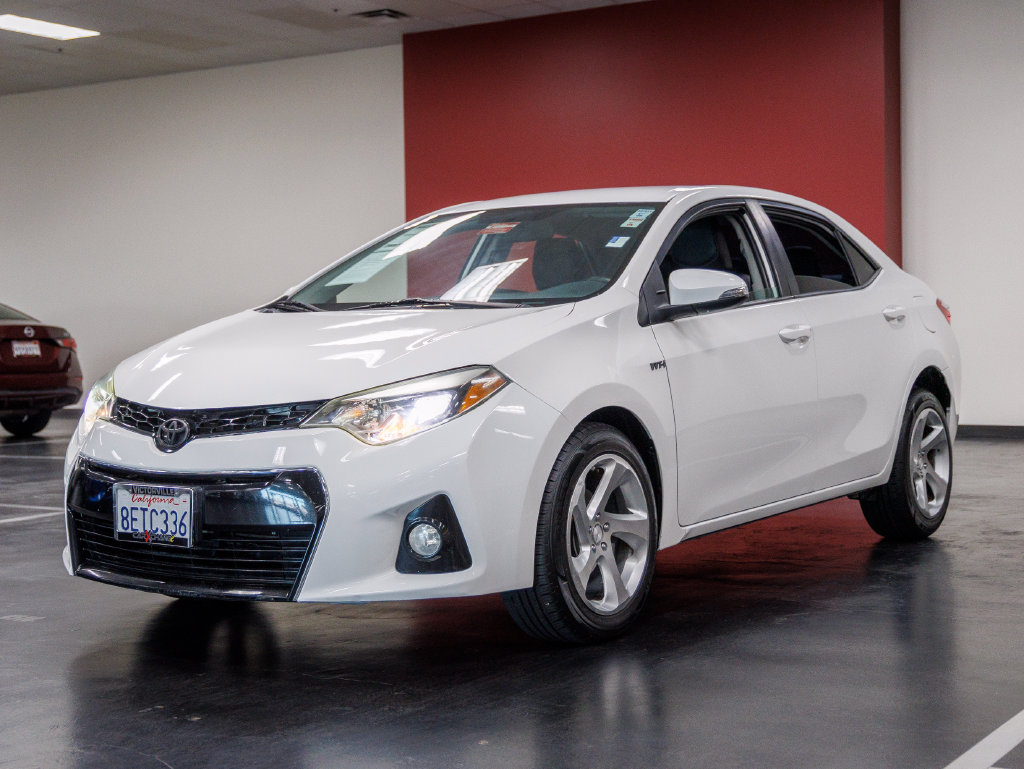 Used 2015 Toyota Corolla S Plus with VIN 5YFBURHE8FP364439 for sale in Victorville, CA