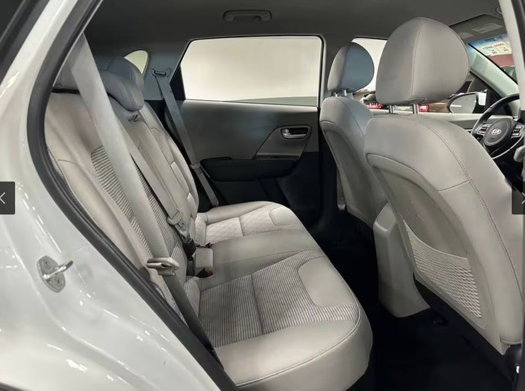 2018 Kia Niro LX - Photo 19