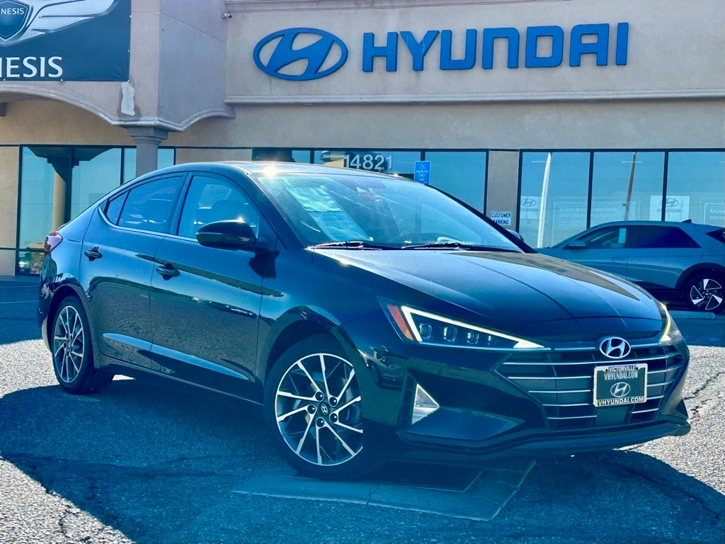 2020 Hyundai Elantra Limited's photo