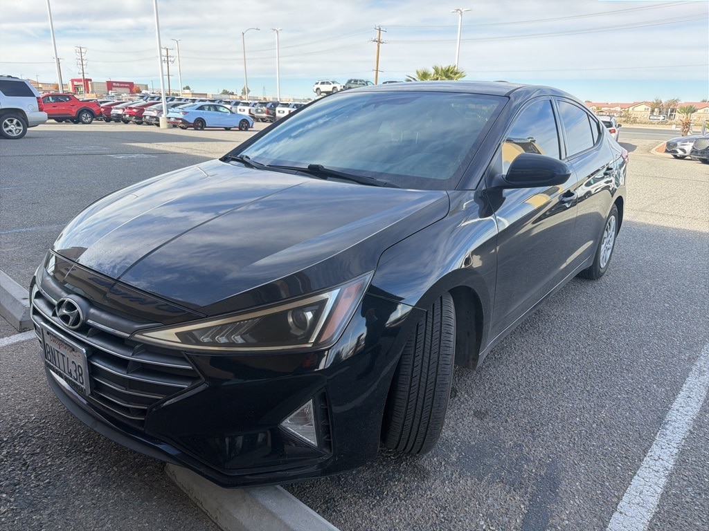 Used 2020 Hyundai Elantra SE Sedan