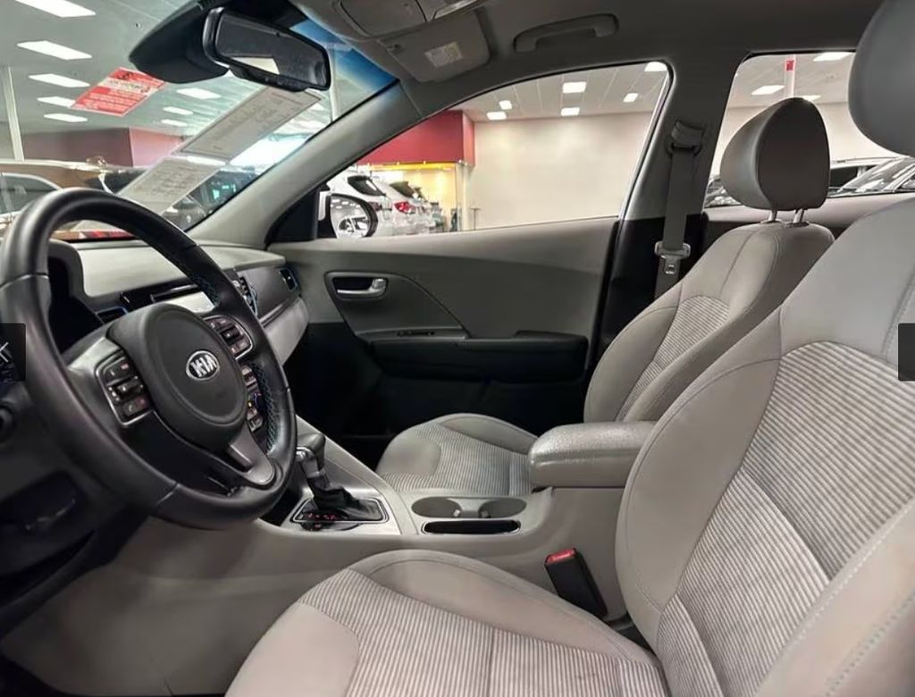 2018 Kia Niro LX - Photo 21