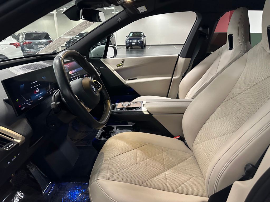 2023 BMW iX Base - Photo 17