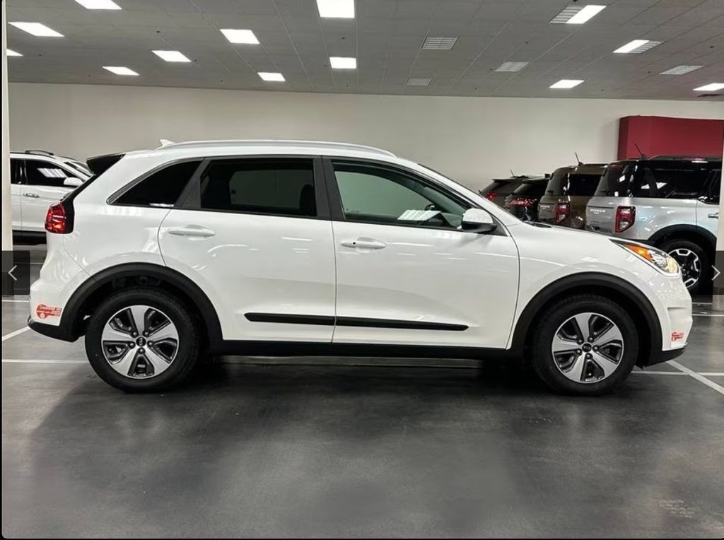 2018 Kia Niro LX - Photo 7