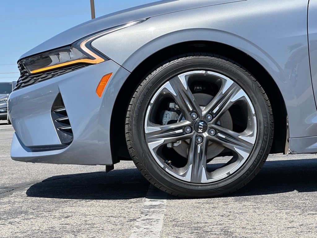 2021 Kia K5 EX - Photo 12