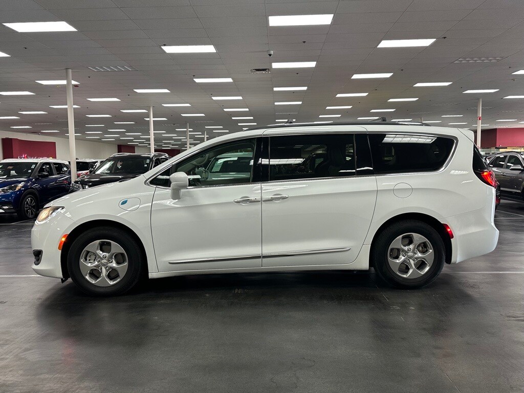 Used 2018 Chrysler Pacifica Hybrid Touring L Minivan/Van