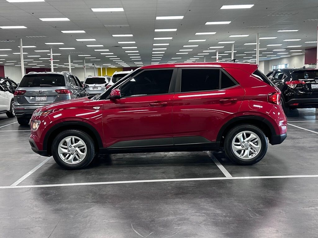 Used 2021 Hyundai Venue SE SUV