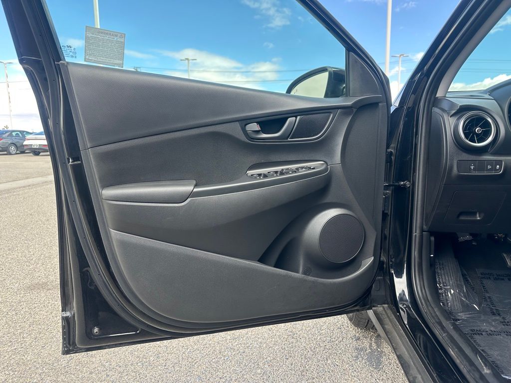 2022 Hyundai Kona SEL - Photo 12