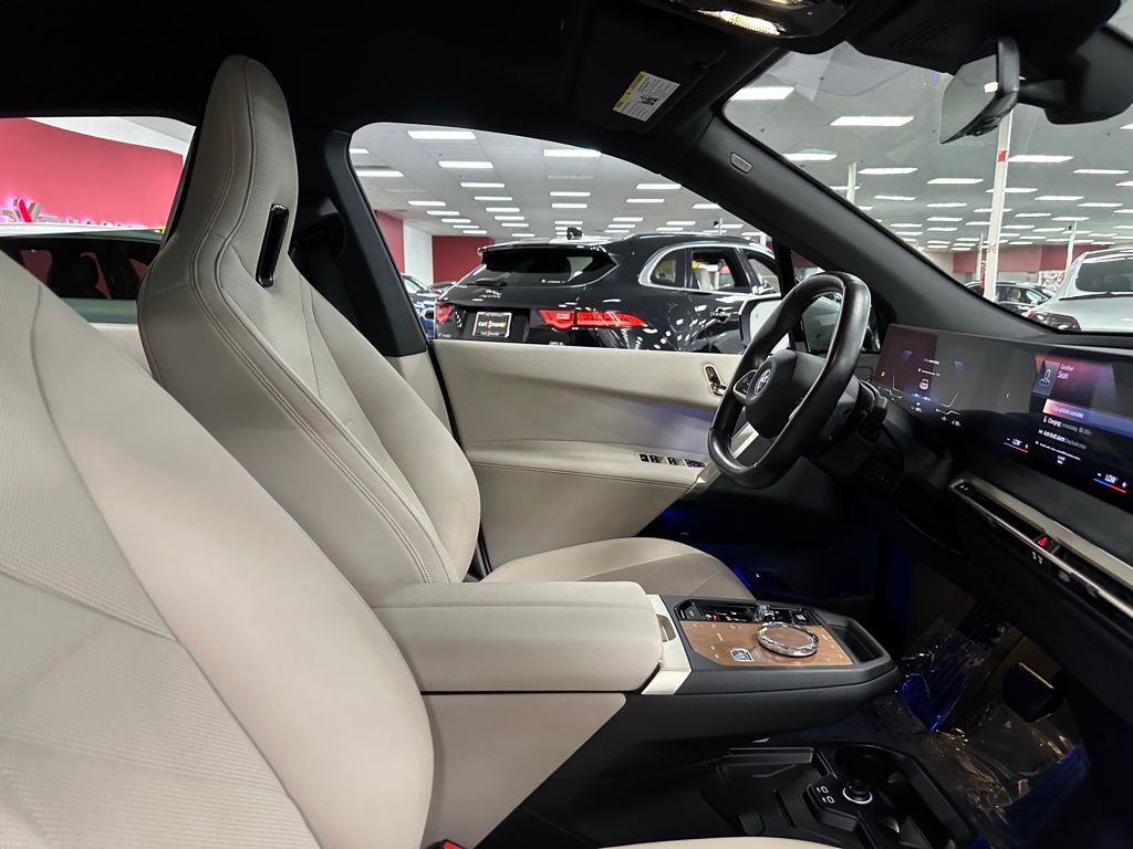 2023 BMW iX Base - Photo 33