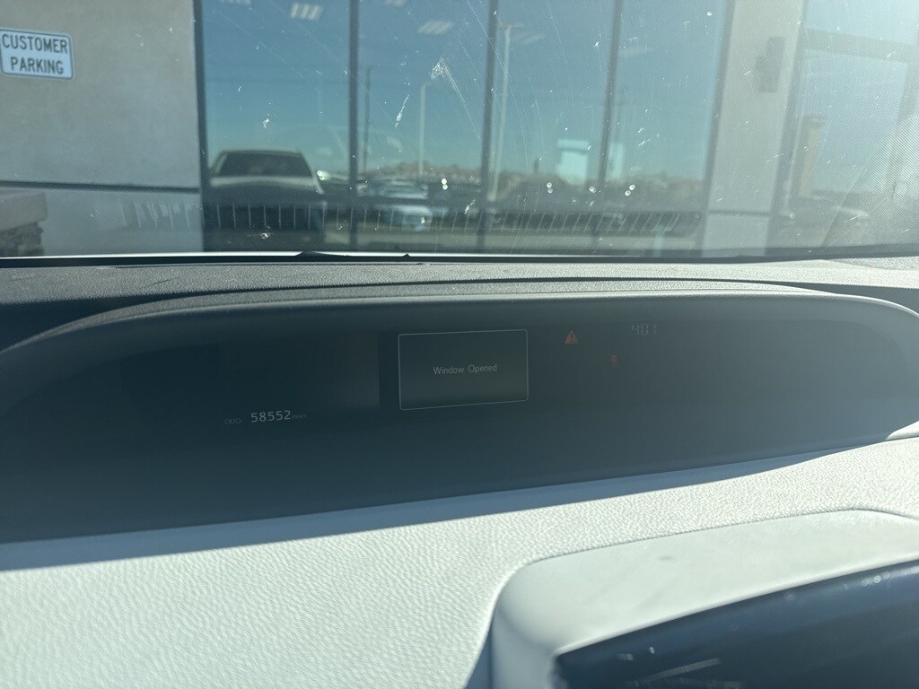 2022 Toyota Prius XLE photo 2