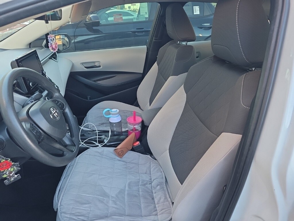 2022 Toyota Corolla LE photo 3