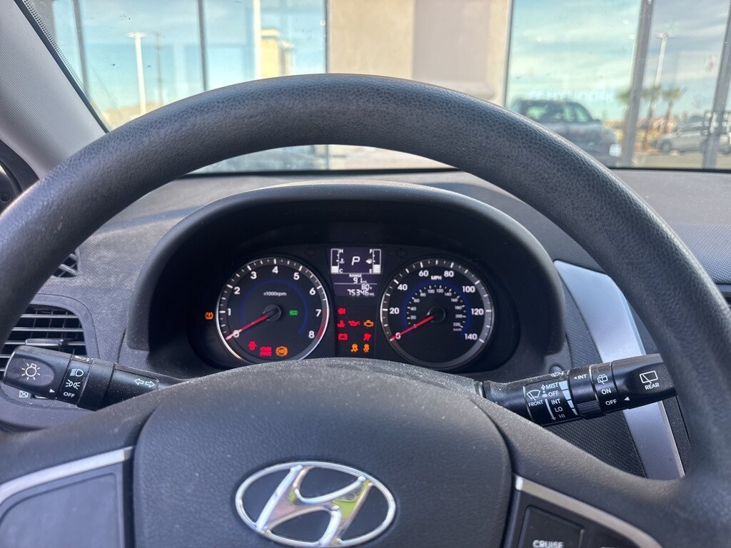 2017 Hyundai Accent SE photo 2