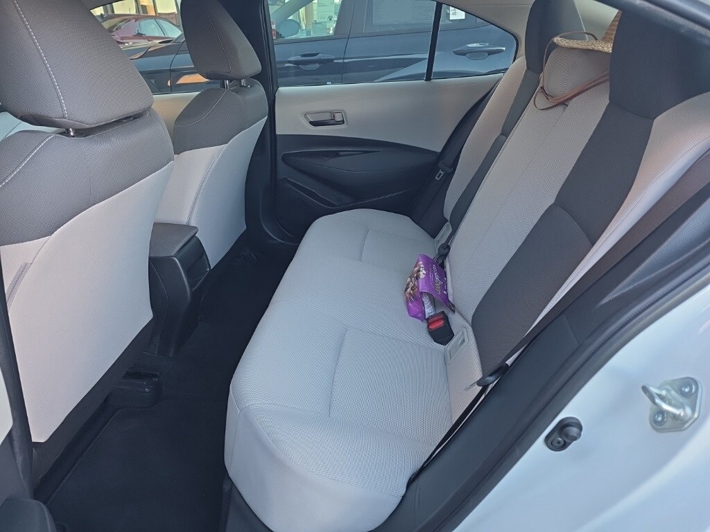 2022 Toyota Corolla LE photo 4