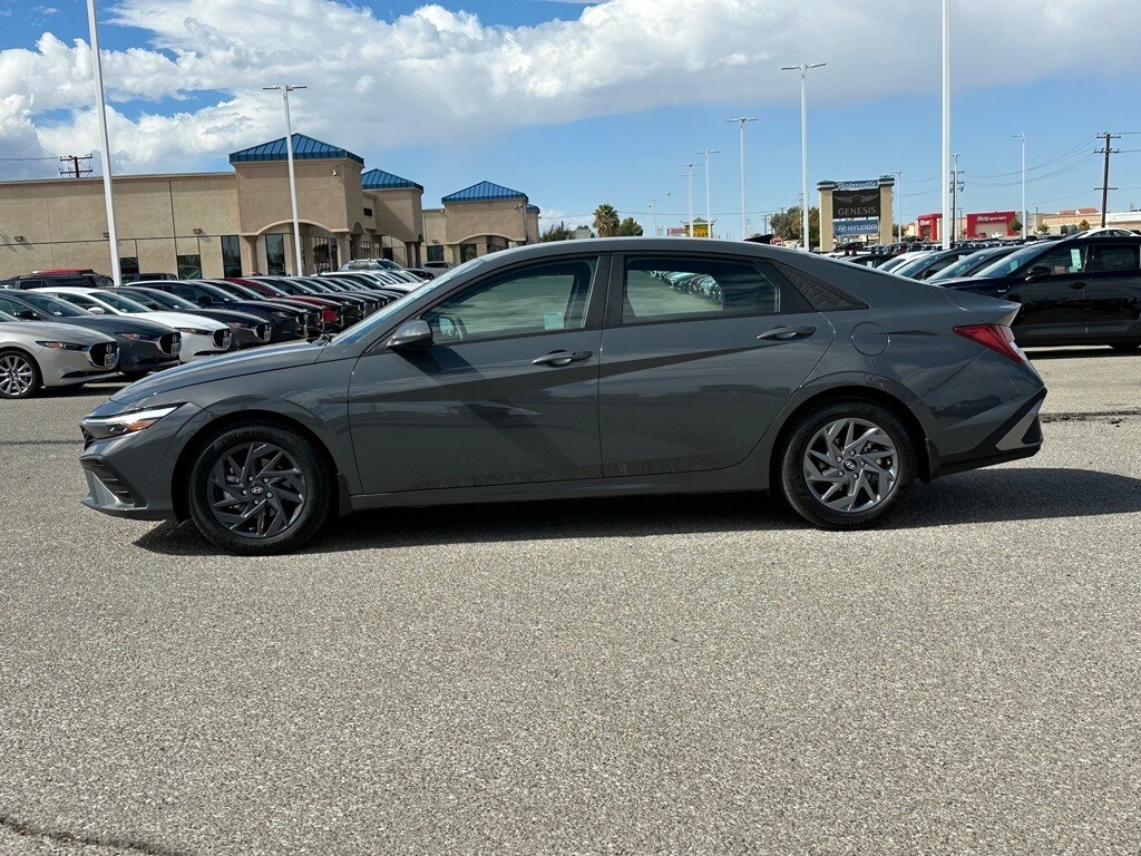 Used 2024 Hyundai Elantra Hybrid Blue Sedan