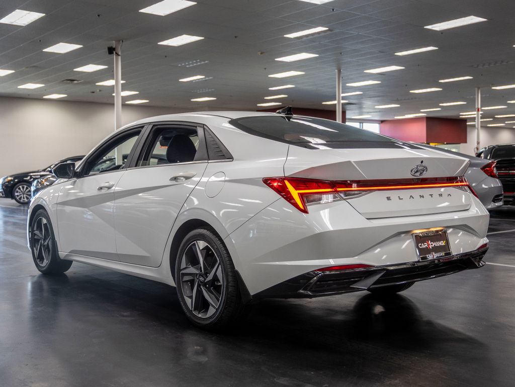 Used 2021 Hyundai Elantra SEL Sedan