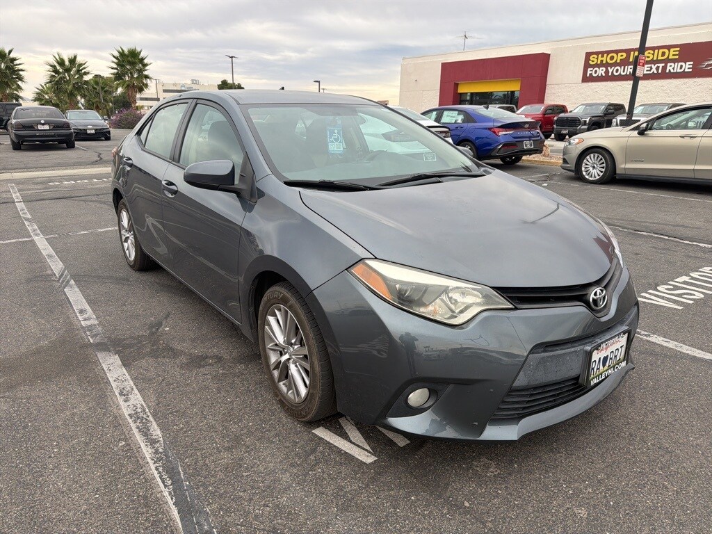 2014 Toyota Corolla LE photo 2
