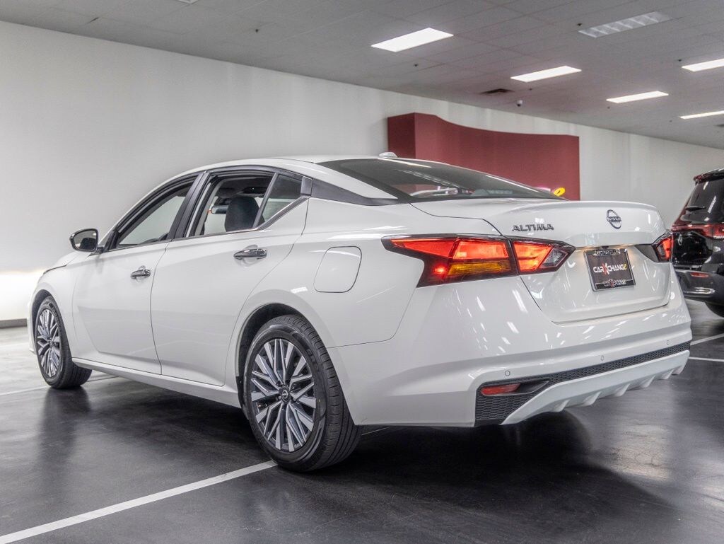 Used 2025 Nissan Altima SV Sedan