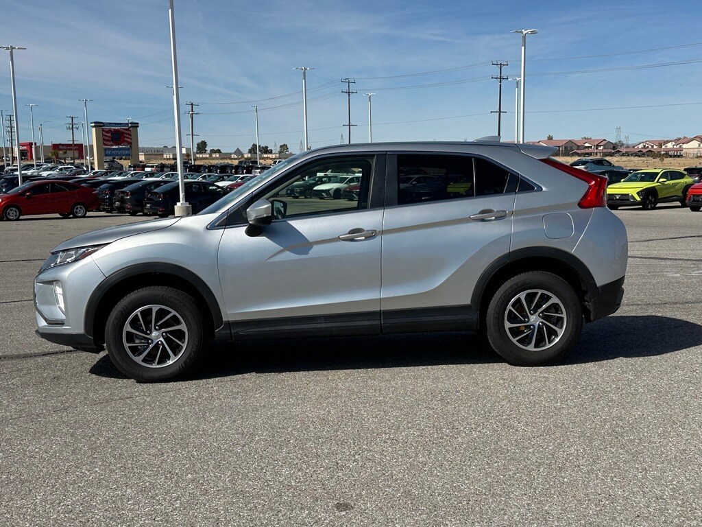 2020 Mitsubishi Eclipse Cross ES photo 3