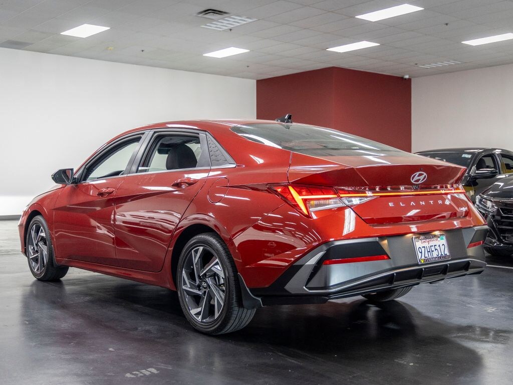 Used 2025 Hyundai Elantra Limited Sedan