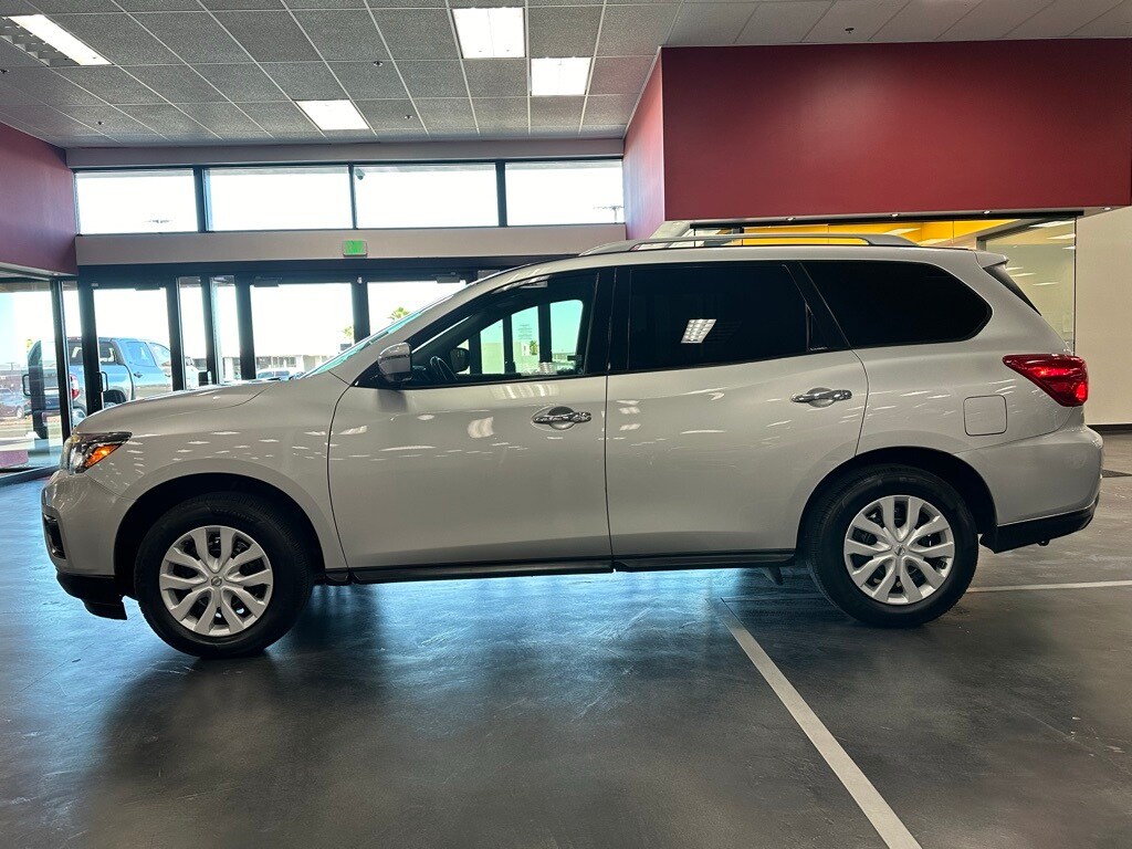 2020 Nissan Pathfinder SL photo 3