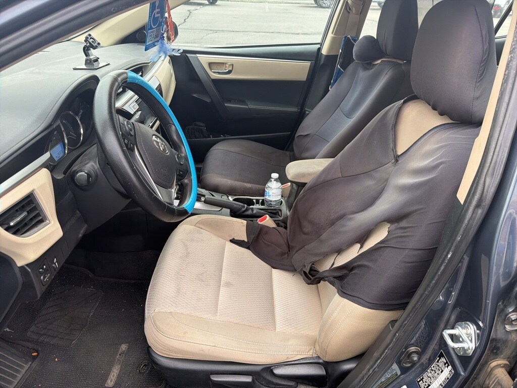 2014 Toyota Corolla LE photo 3