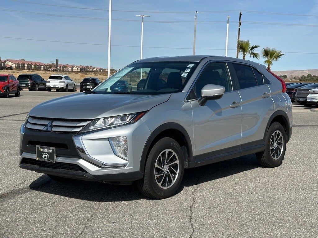 2020 Mitsubishi Eclipse Cross ES photo 2