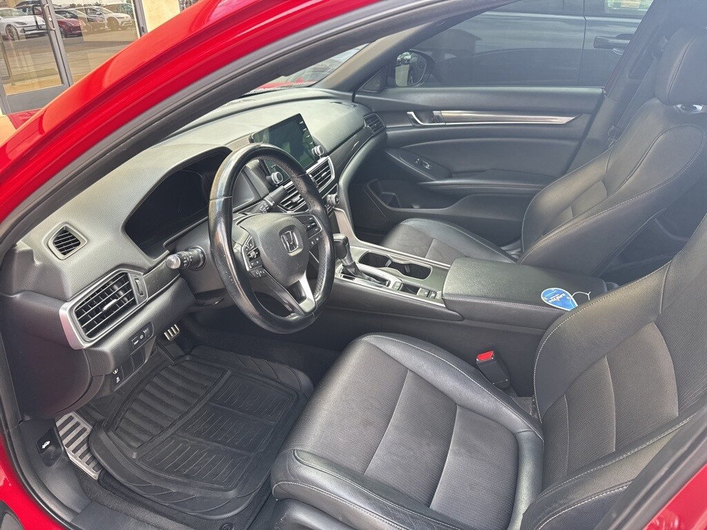 2019 Honda Accord Sport photo 2