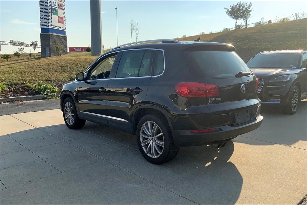 Used 2016 Volkswagen Tiguan SE with VIN WVGBV7AX6GW531933 for sale in Kansas City