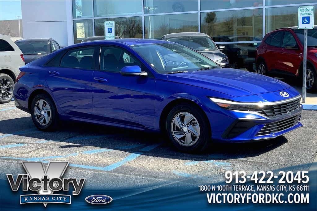 2024 Hyundai Elantra SE