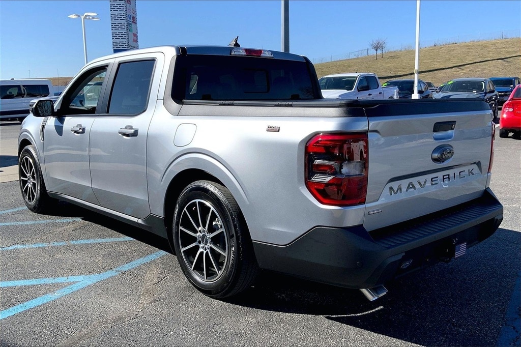 Used 2024 Ford Maverick Lariat with VIN 3FTTW8M39RRA43201 for sale in Kansas City