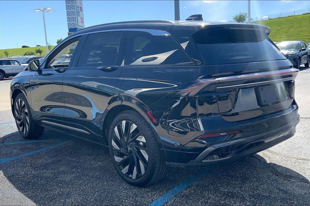 Used 2024 Lincoln Nautilus Black Label with VIN 5LMPJ9J4XRJ844385 for sale in Kansas City