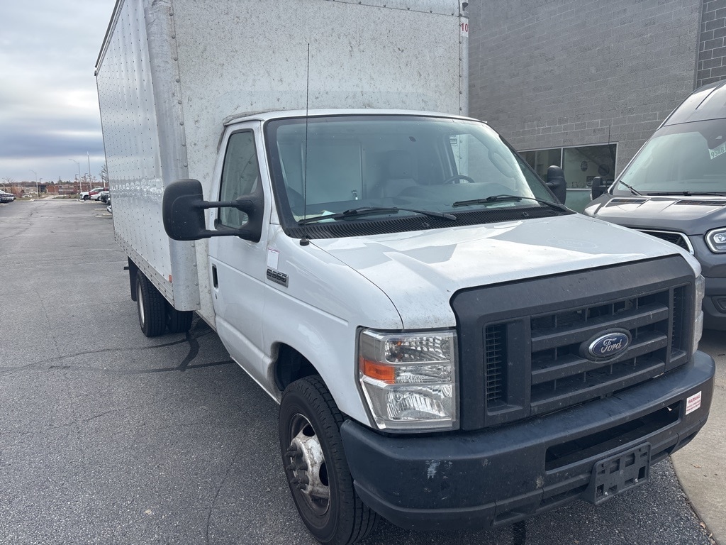 2019 Ford E-Series Cutaway Base's photo