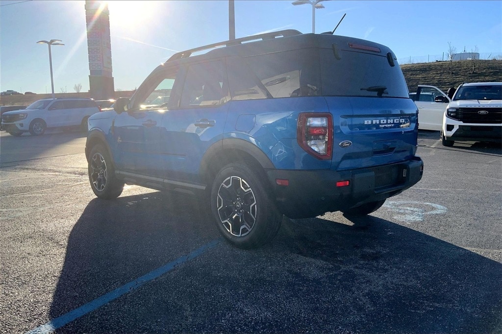 Used 2025 Ford Bronco Sport Outer Banks with VIN 3FMCR9CN2SRE57583 for sale in Kansas City