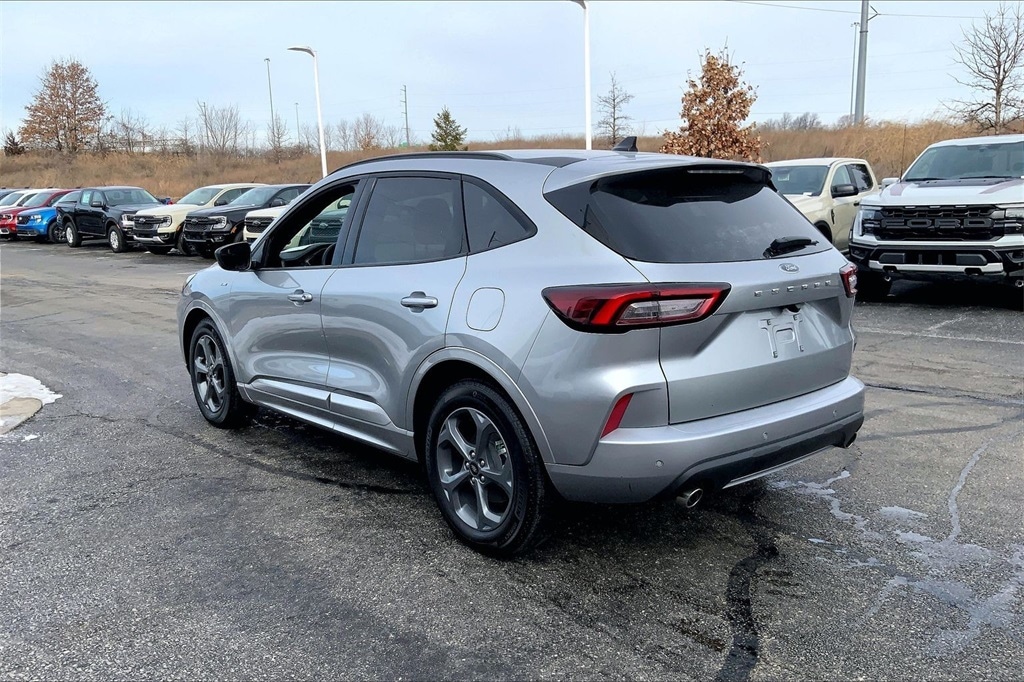 Used 2024 Ford Escape ST-Line with VIN 1FMCU0MN8RUA19436 for sale in Kansas City