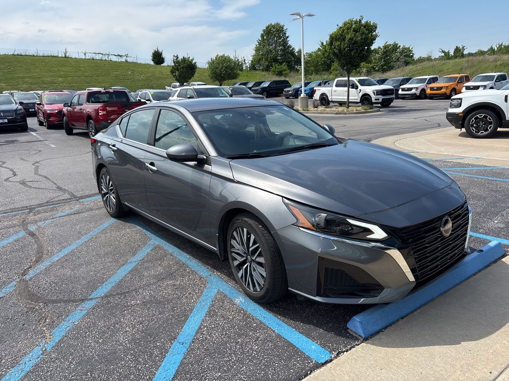 2024 Nissan Altima 2.5 SV's photo