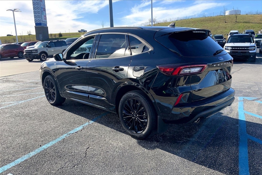 Used 2024 Ford Escape Hybrid ST-Line Elite SUV