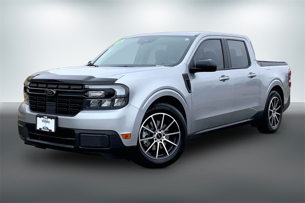 Used 2024 Ford Maverick Lariat with VIN 3FTTW8M39RRA43201 for sale in Kansas City