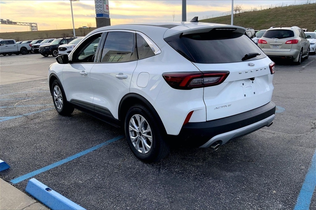 Used 2024 Ford Escape Active with VIN 1FMCU0GN0RUB15007 for sale in Kansas City