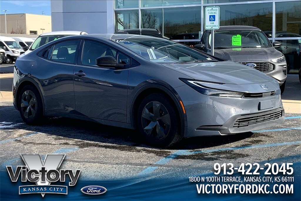 Used 2025 Toyota Prius LE Hatchback