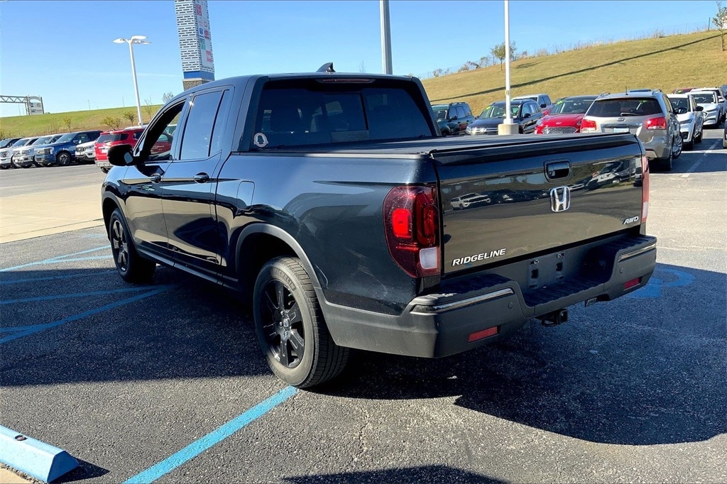 Used 2017 Honda Ridgeline Black Edition with VIN 5FPYK3F84HB023619 for sale in Kansas City