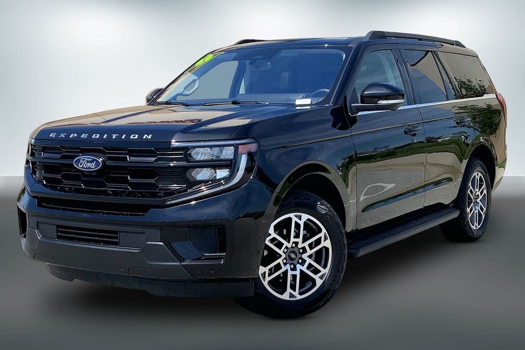 Used 2025 Ford Expedition Active with VIN 1FMJU1J81SEA37241 for sale in Kansas City