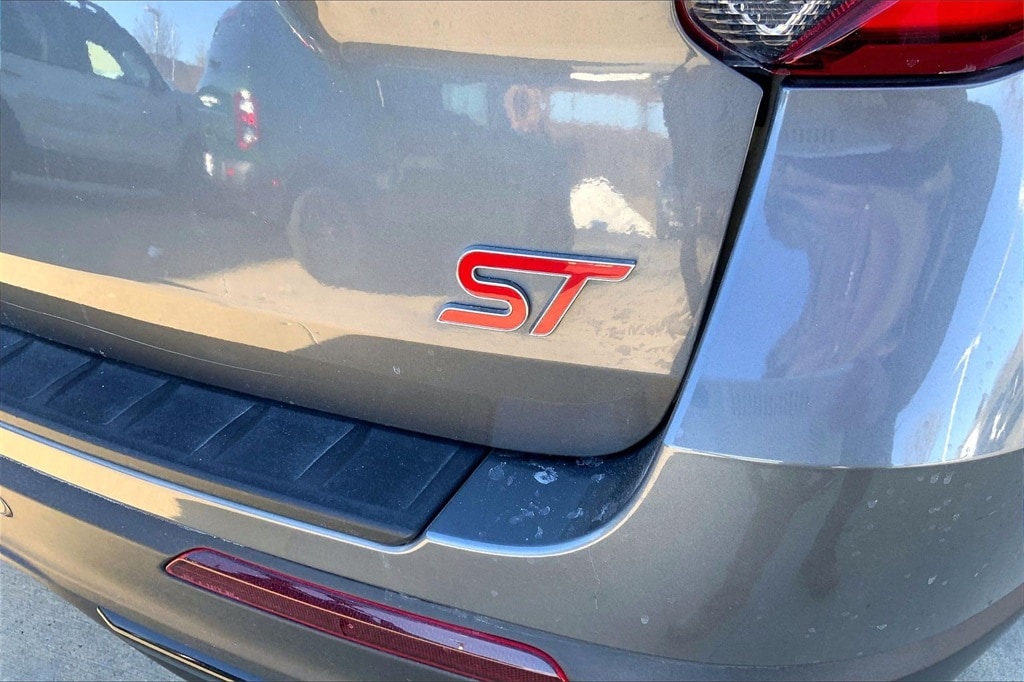 Used 2023 Ford Explorer ST SUV